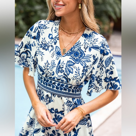 Floral Blue and White Dress - Picture 4 of 9